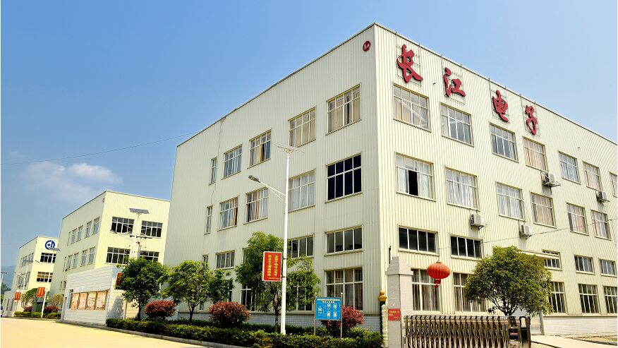 超純水機-婁底長江電子與成都奧邁科技簽訂超純水機購銷合同！